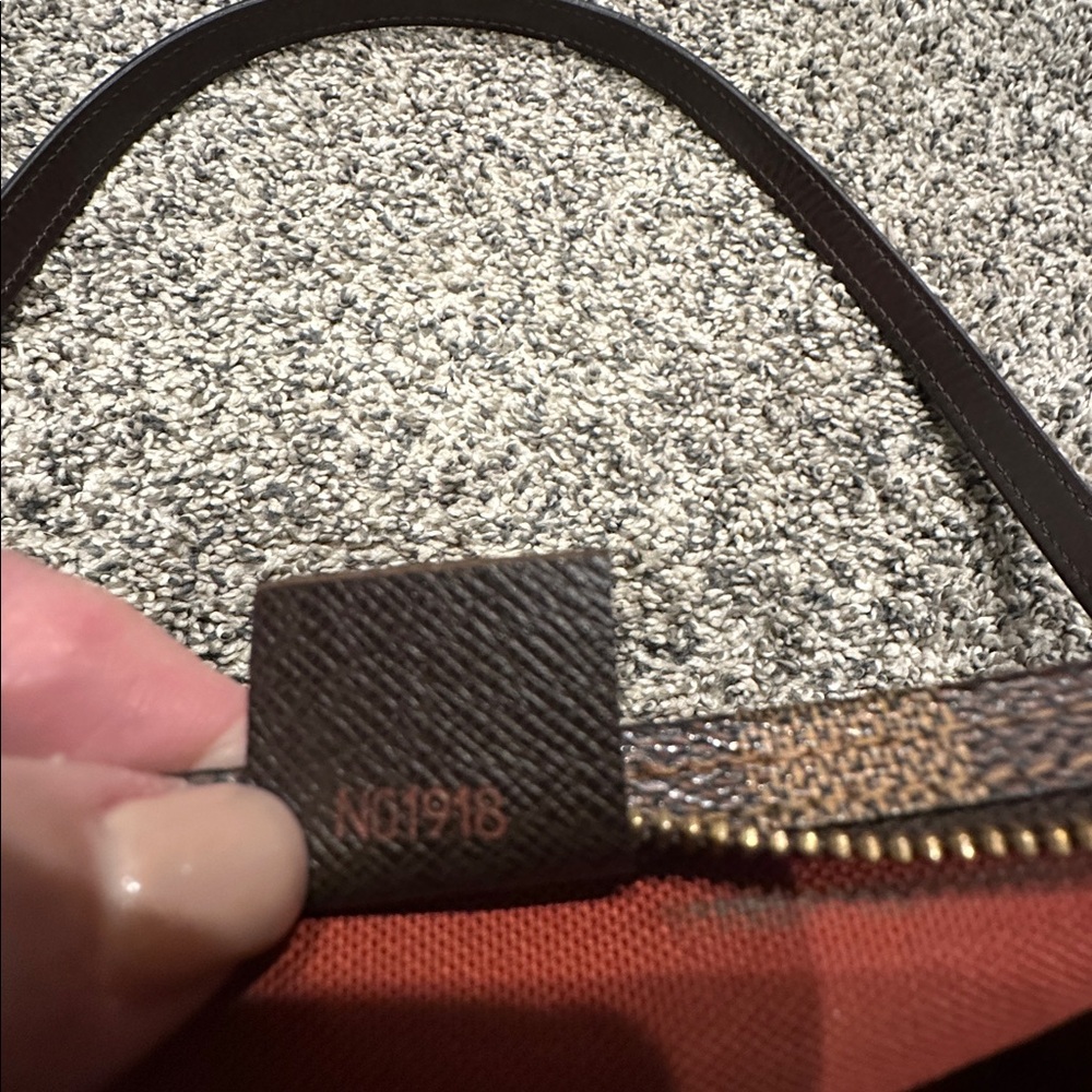 Louis Vuitton Damier Ebene - Picture 12 of 14